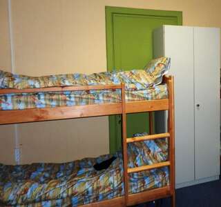 Хостелы YourHostel Club Киев Кровать в общем номере для мужчин и женщин с 10 кроватями-8